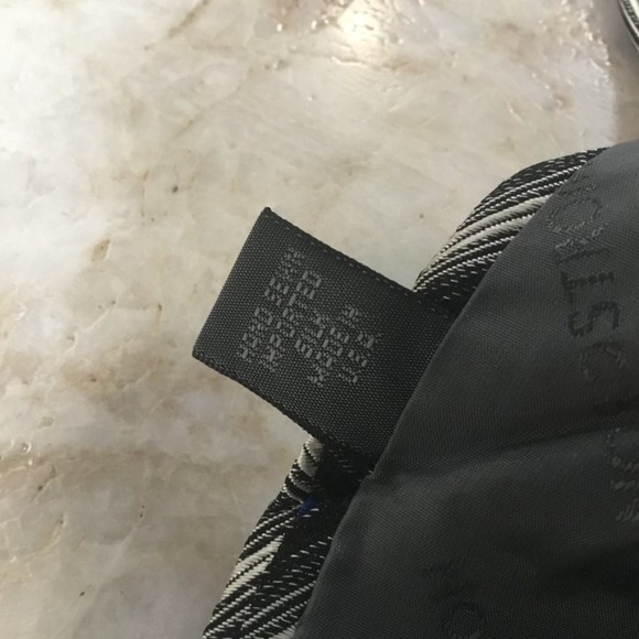 Robert Talbott Men's Necktie, Imported Silk, Hand Sewn - Picture 3 of 4